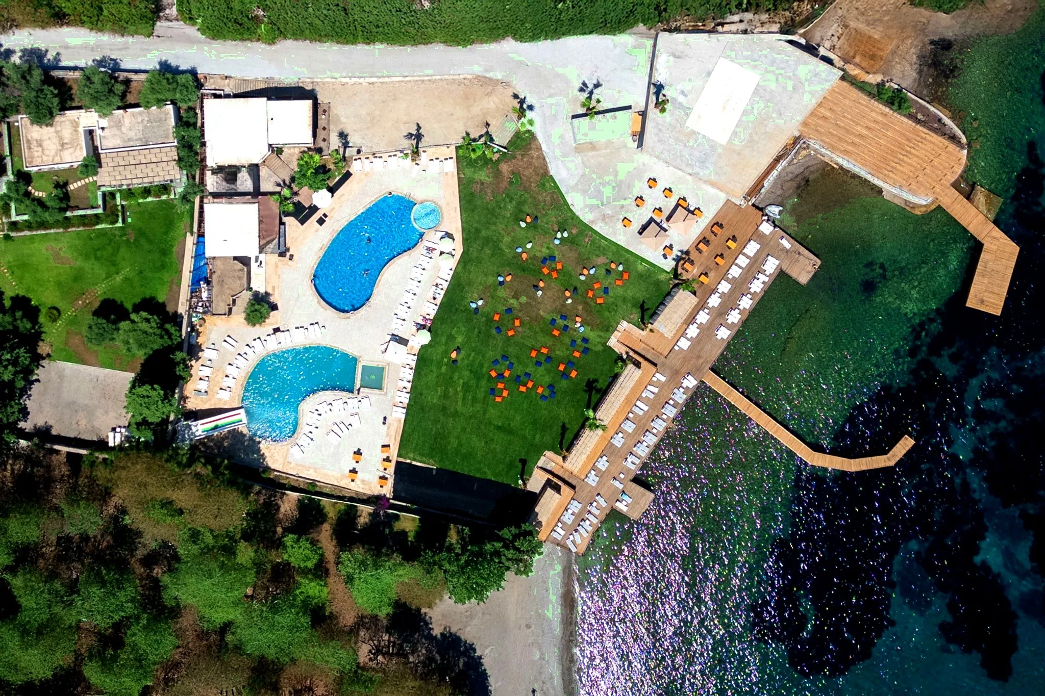 VELUNA BEACH RESORT
